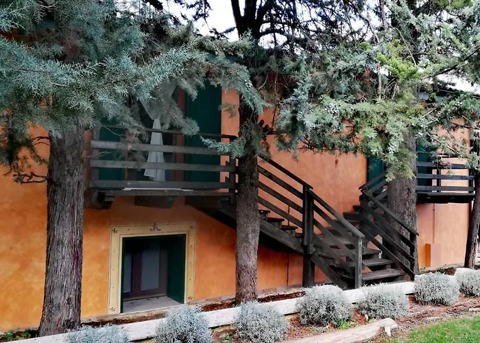 La Valle Dell'aquila 3* LʼAquila