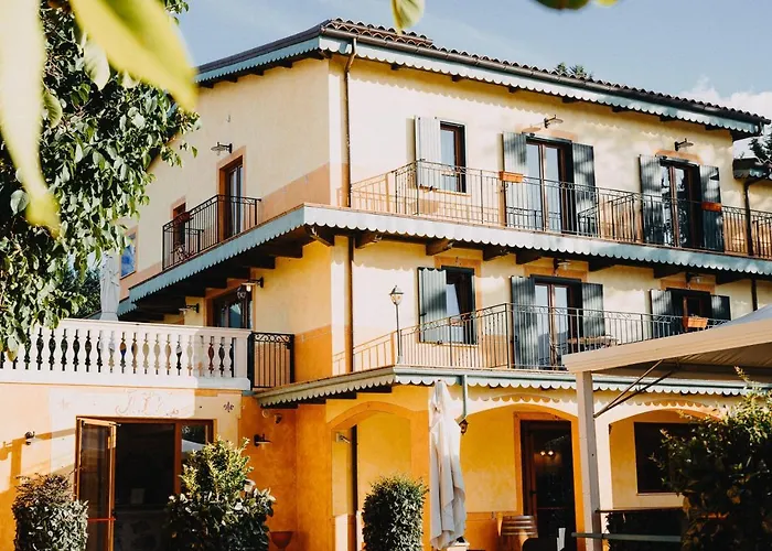 La Valle Dell'aquila 3*